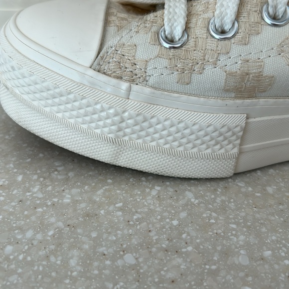 Converse Chuck Taylor All Star Lift Platform Tonal Embroidery  Shoe Size 8 🤍❤️ - Picture 12 of 17